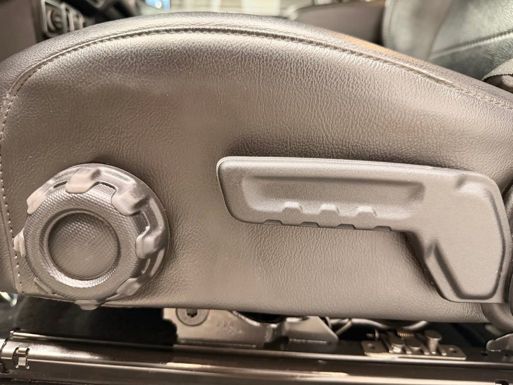Used 2023 Jeep Wrangler Unlimited Sahara image 21