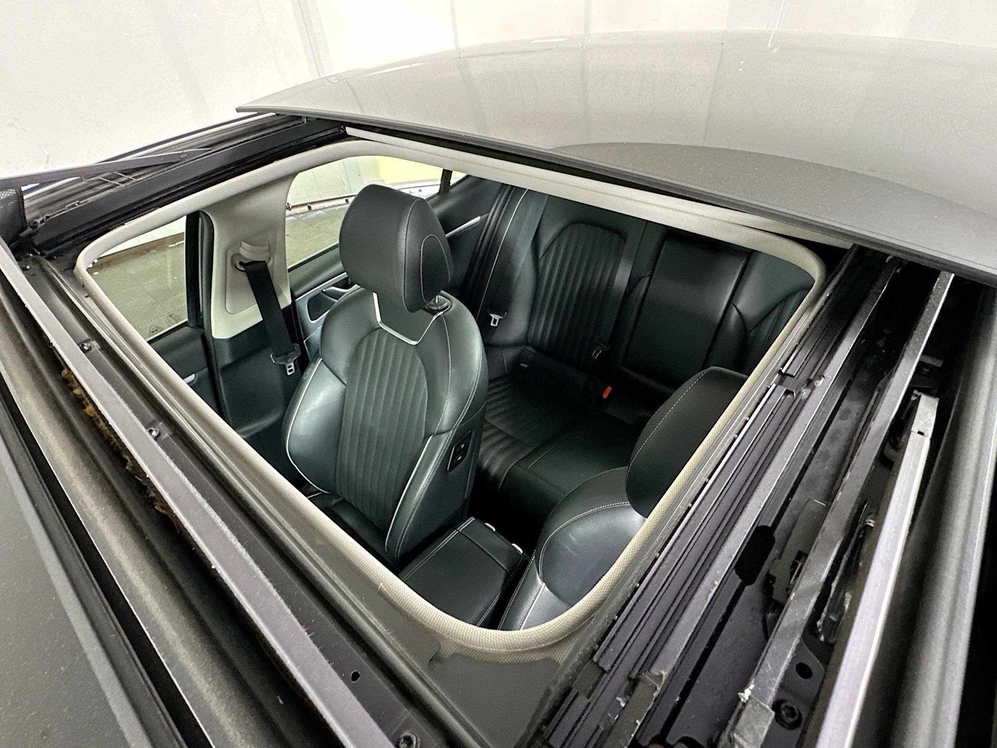 Used 2019 Genesis G70 2.0T Advanced w/ Elite Package image 22