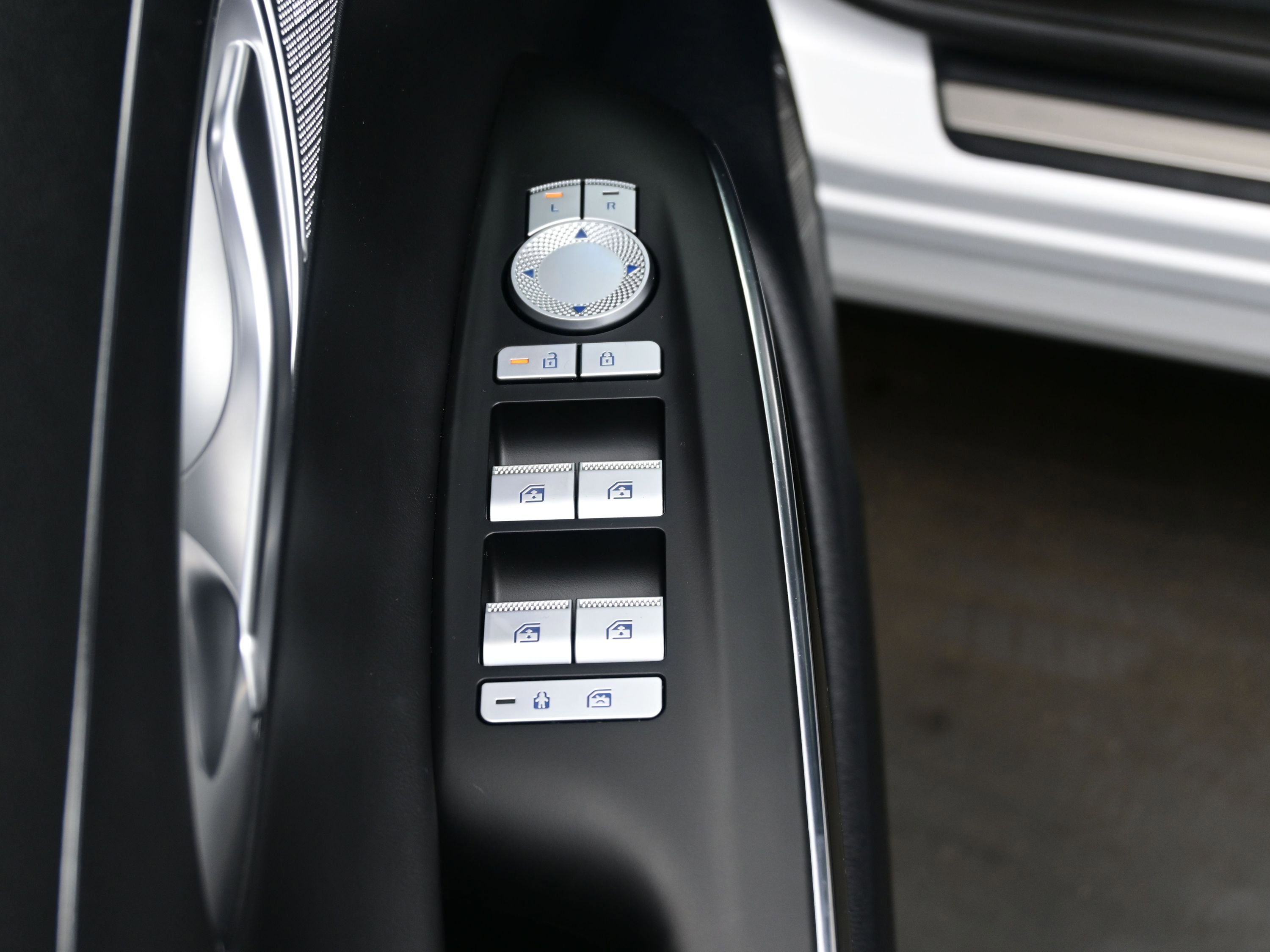 Certified 2026 Genesis GV70 2.5T image 10