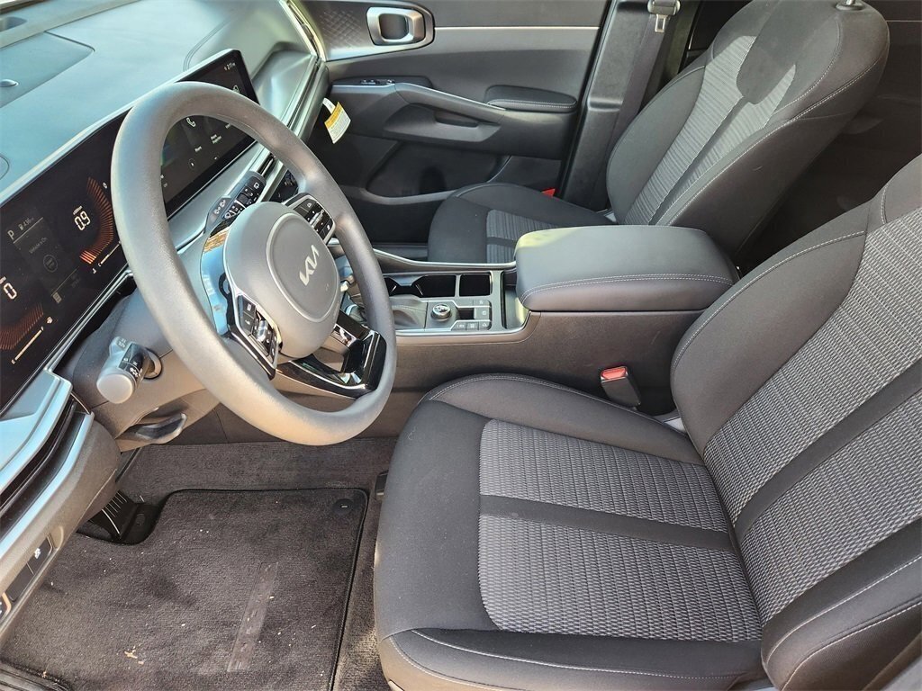New 2025 Kia Sorento LX image 10