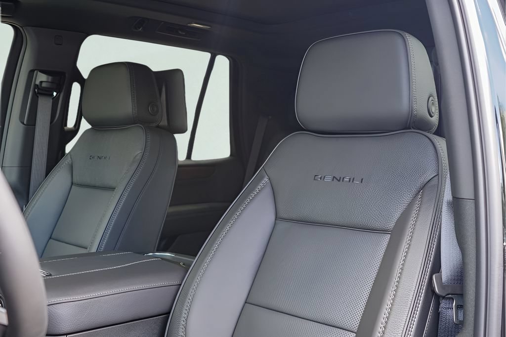 New 2026 GMC Yukon Denali w/ Denali Reserve Package AWD/4WD image 11