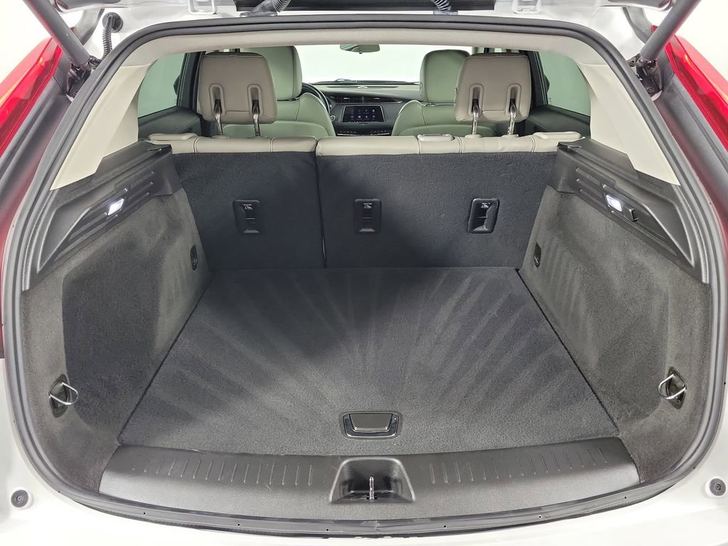 Certified 2023 Cadillac XT4 Luxury FWD image 8