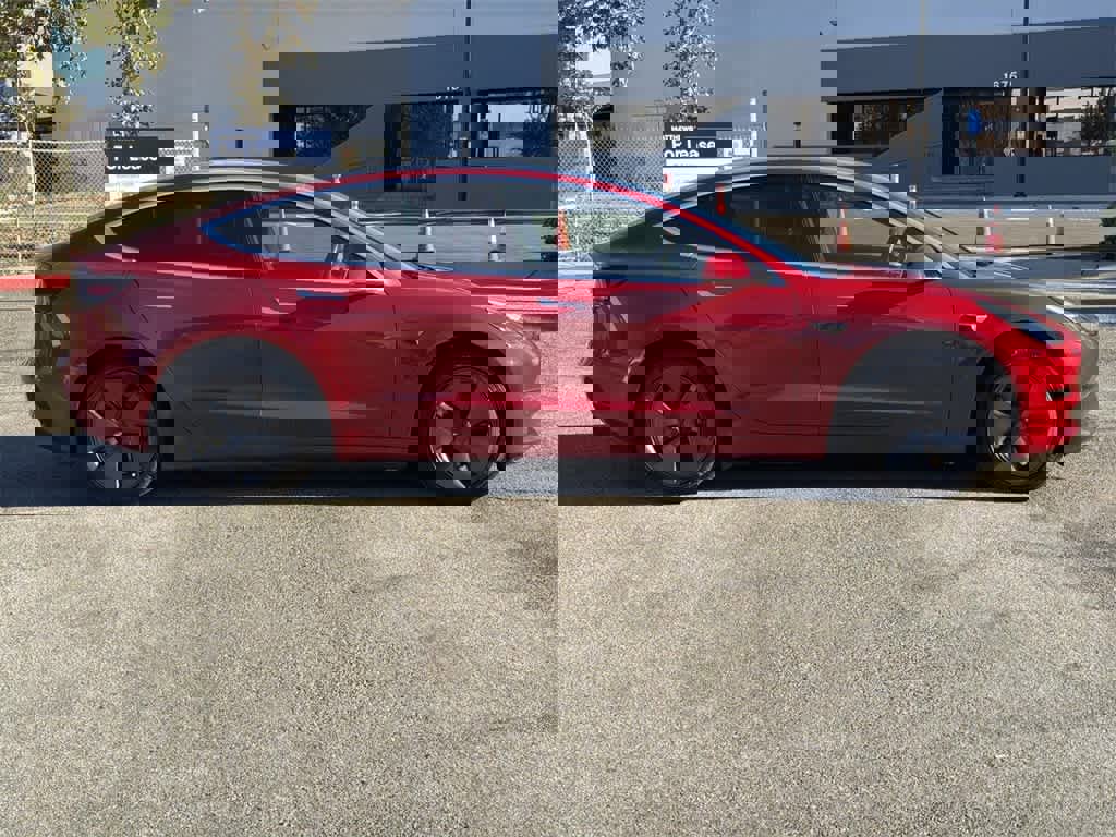 Used 2020 Tesla Model 3 Standard Range Plus image 3