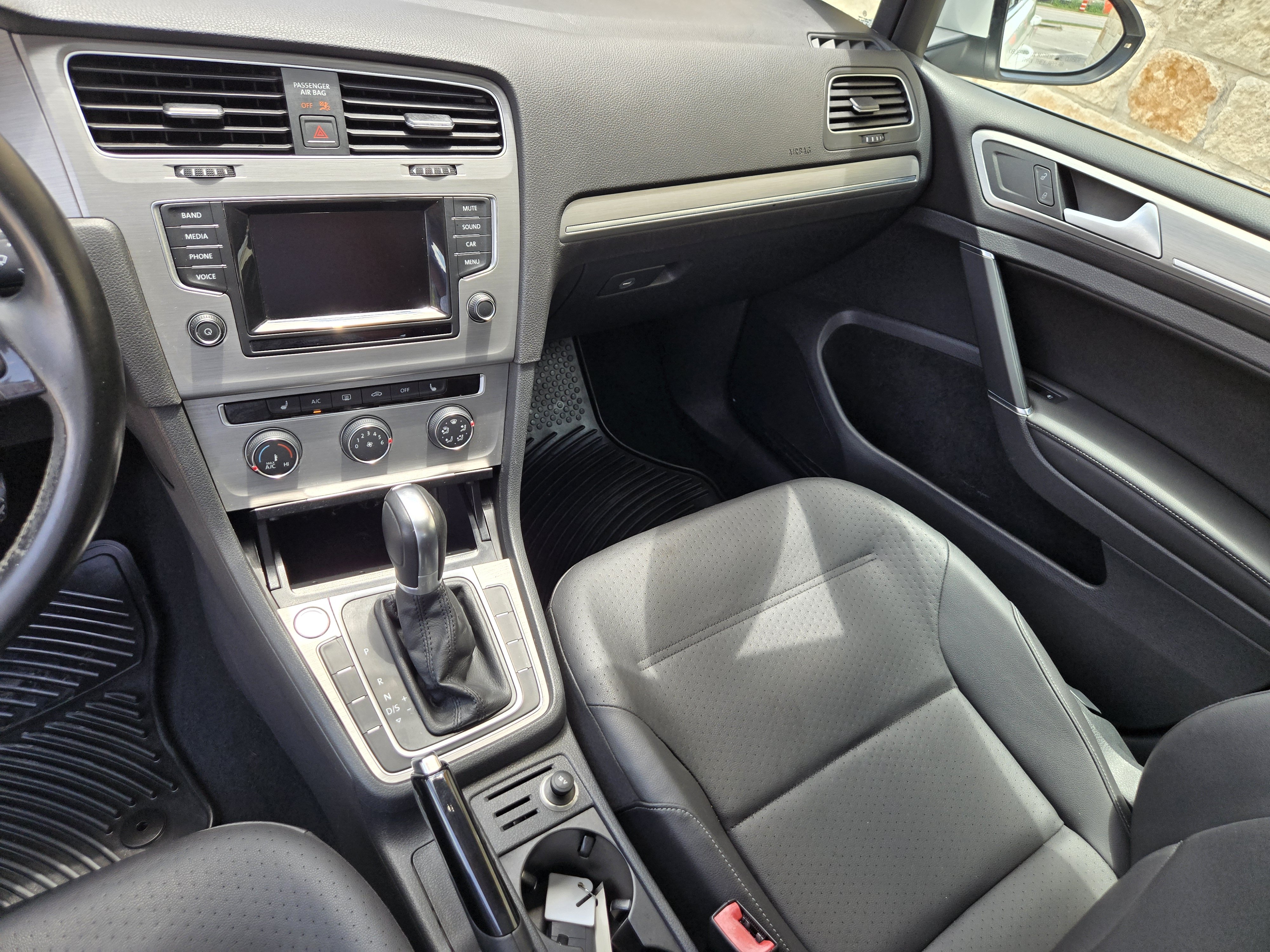 Used 2015 Volkswagen Golf SE w/ Lighting Package FWD image 13