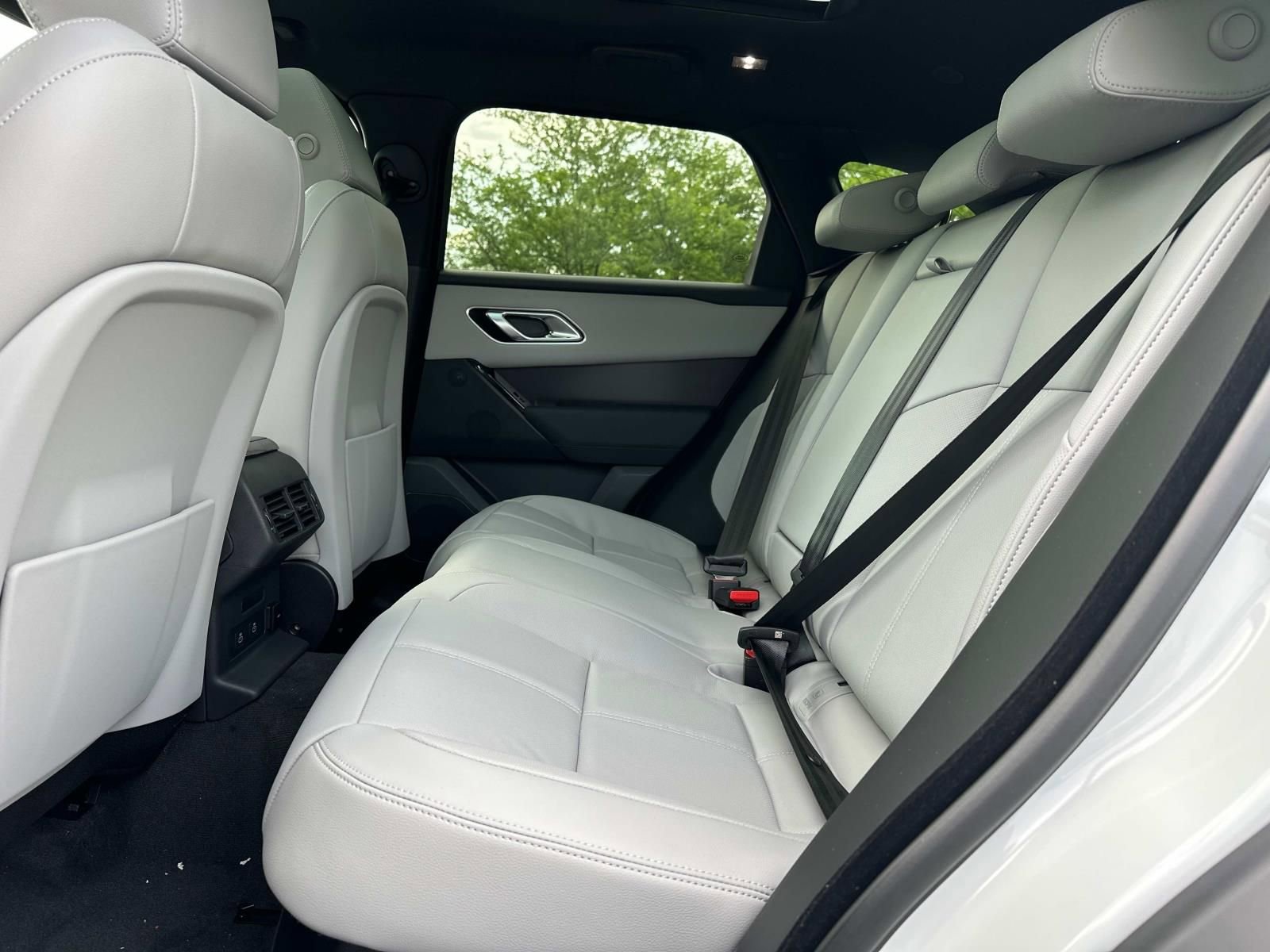 New 2026 Land Rover Range Rover Velar Dynamic SE image 19