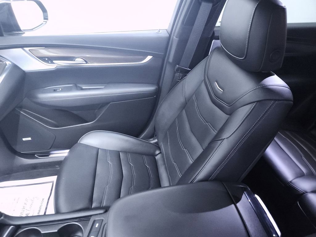 Used 2024 Cadillac XT5 Sportv w/ LPO, Red Accent Package image 24