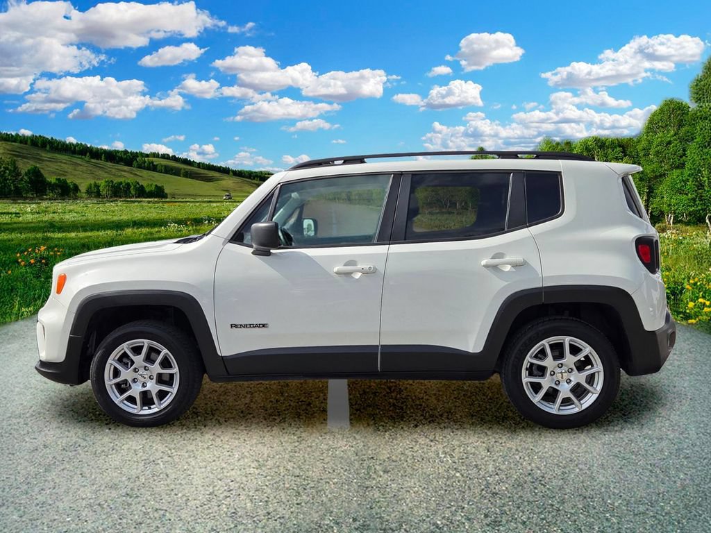 Certified 2022 Jeep Renegade Latitude w/ Convenience Group AWD/4WD image 3