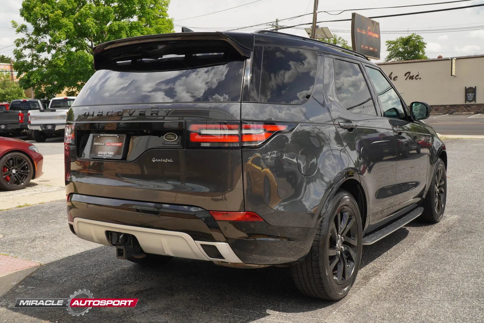 Used 2020 Land Rover Discovery Landmark AWD/4WD image 7
