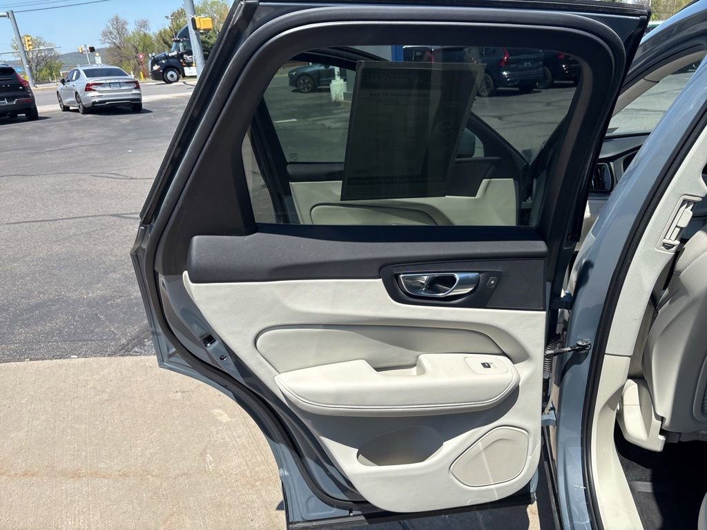 Certified 2023 Volvo XC60 B5 Core w/ Climate Package AWD/4WD image 36