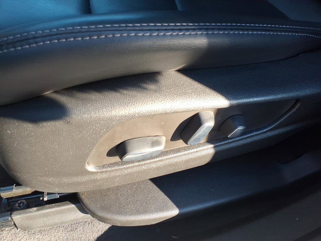 Certified 2022 Cadillac XT5 Premium Luxury image 23