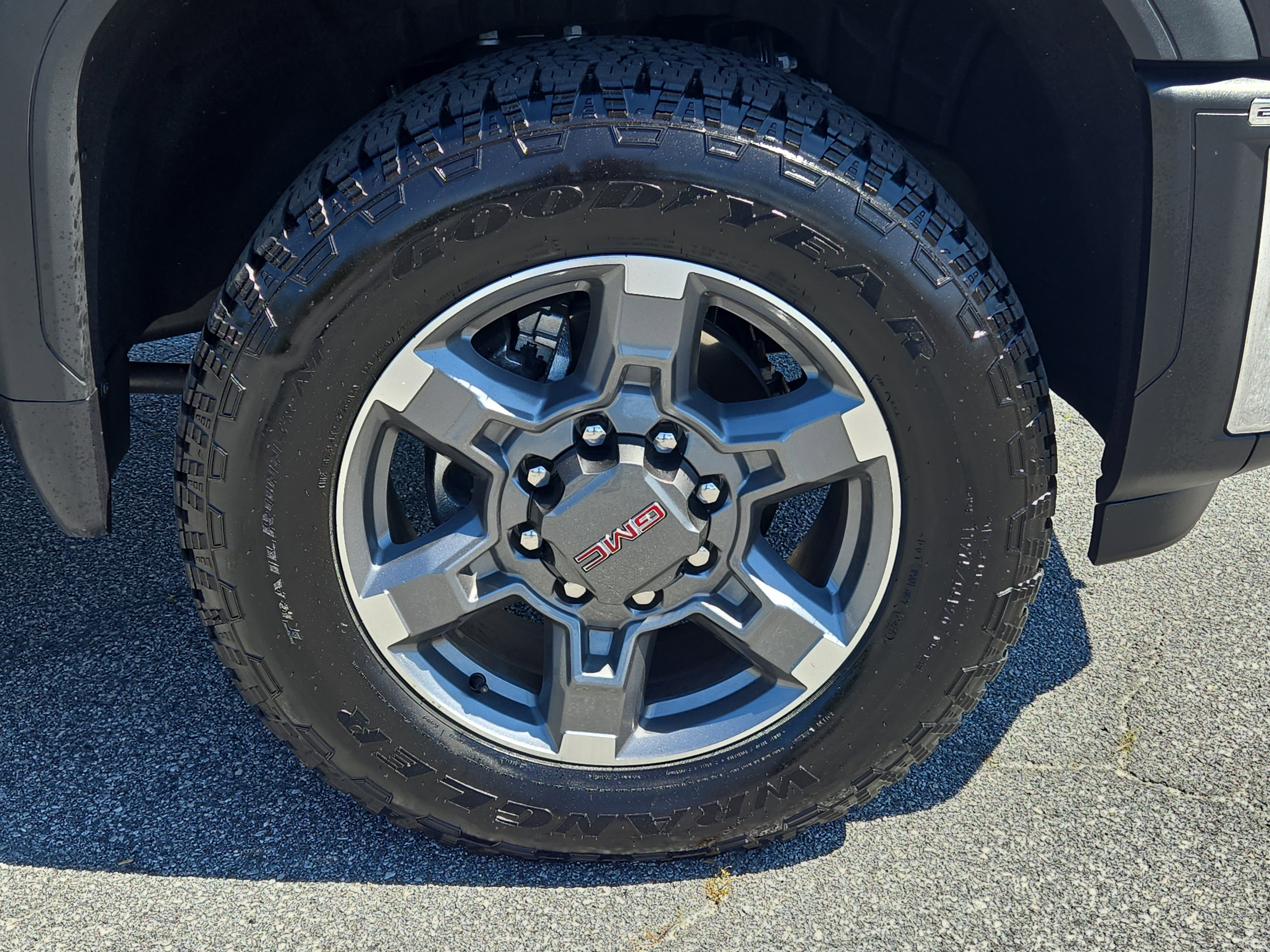 Used 2025 GMC Sierra 2500 SLT w/ SLT Convenience Package AWD/4WD image 7