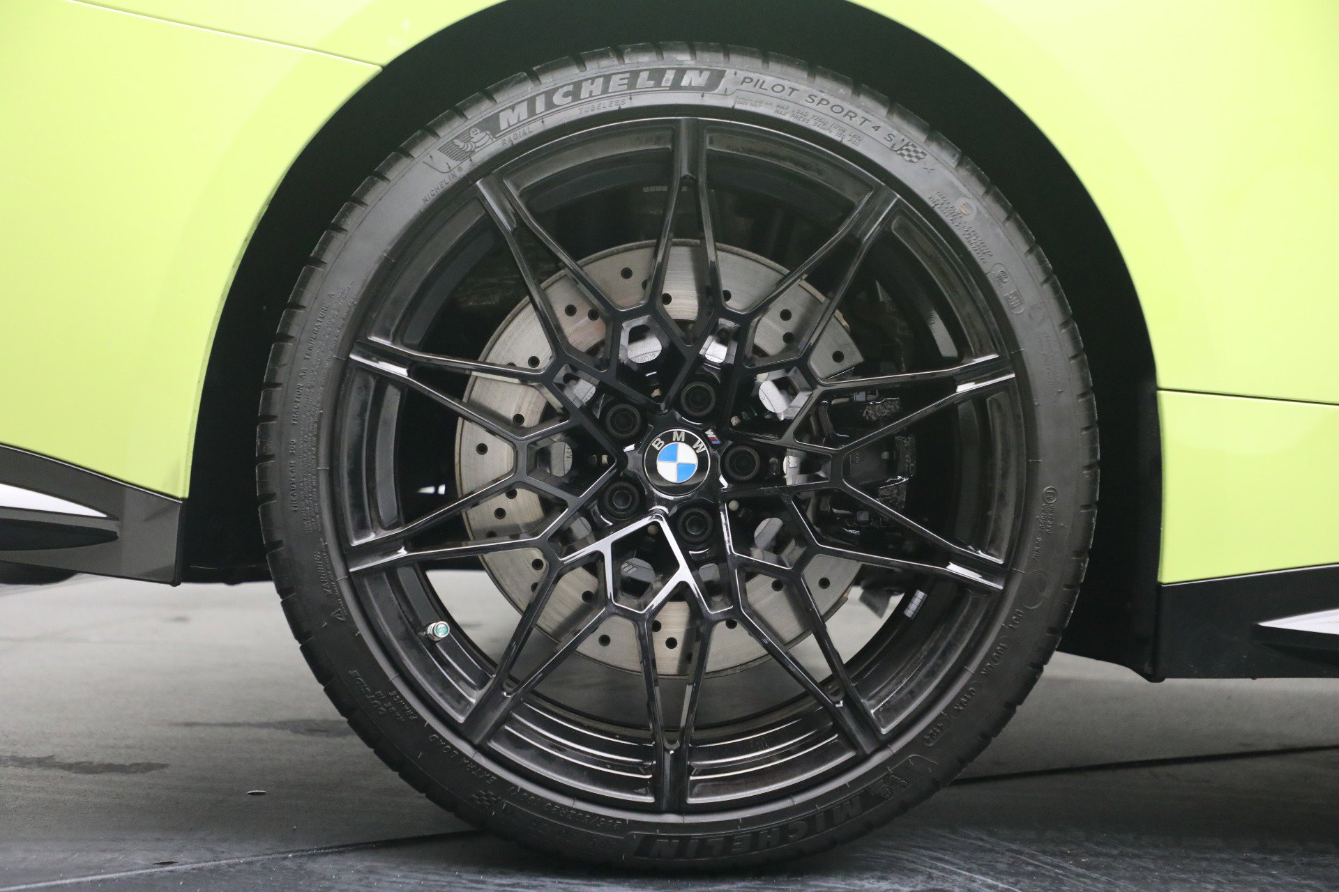 Used 2025 BMW M4 Coupe w/ M Carbon Exterior Package image 30
