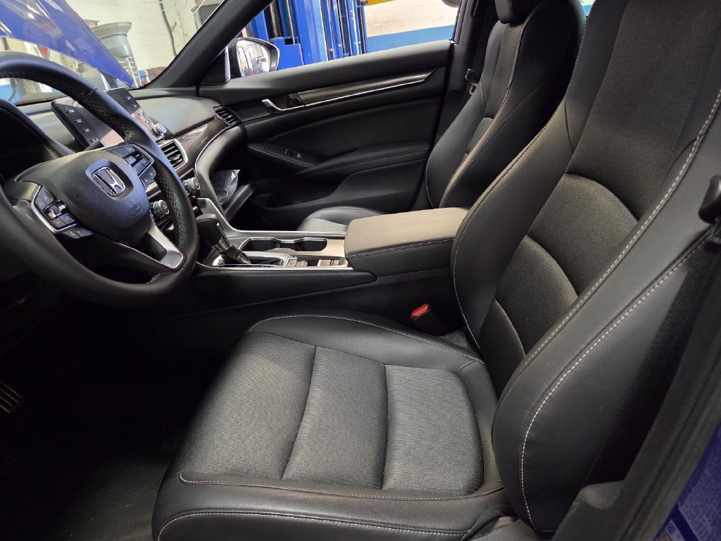 Used 2022 Honda Accord Sport image 2