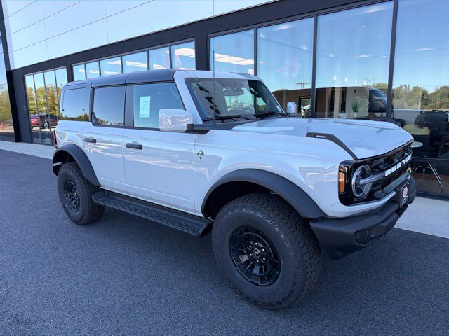 New 2026 Ford Bronco Outer Banks w/ Sasquatch Package