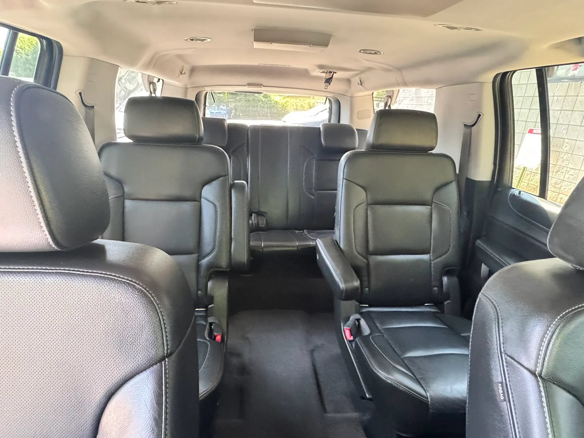 Used 2019 Chevrolet Suburban Premier RWD image 23