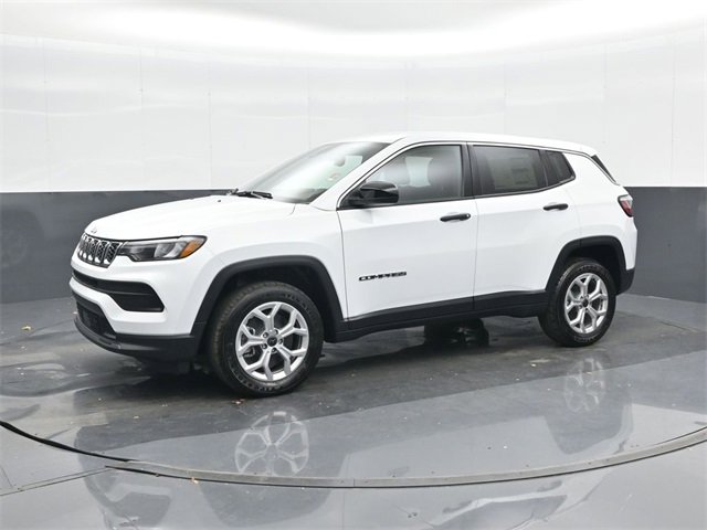 Used 2025 Jeep Compass Sport image 9