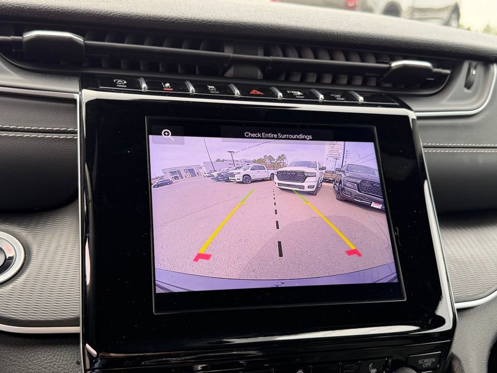 Used 2024 Jeep Grand Cherokee Altitude image 23