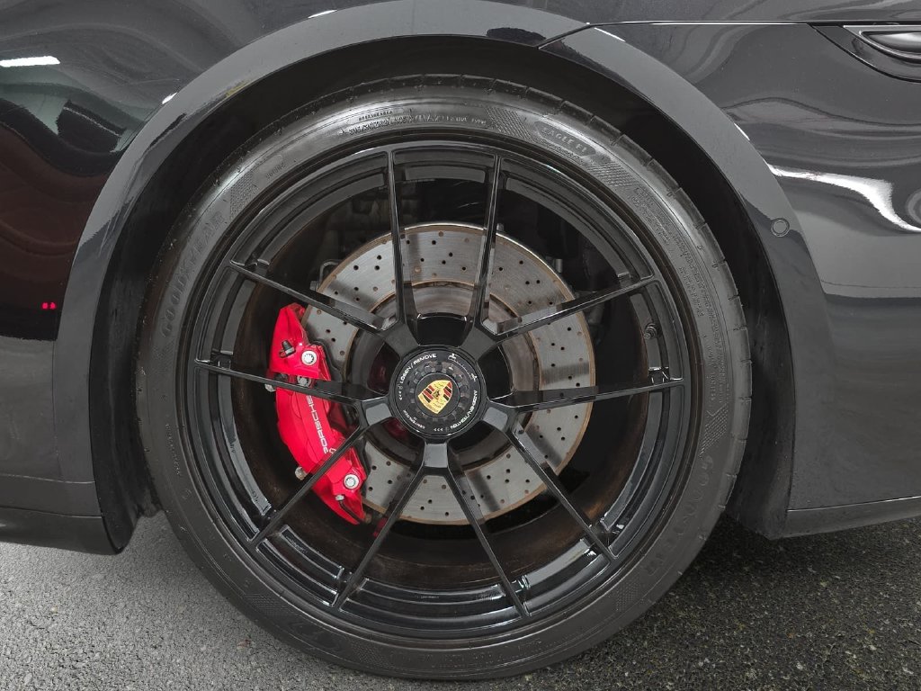 Certified 2025 Porsche 911 Carrera GTS RWD image 28