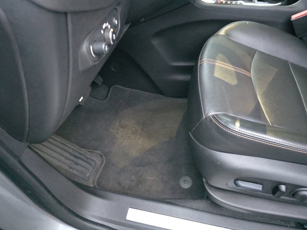 Used 2024 Chevrolet Equinox Premier AWD/4WD image 16