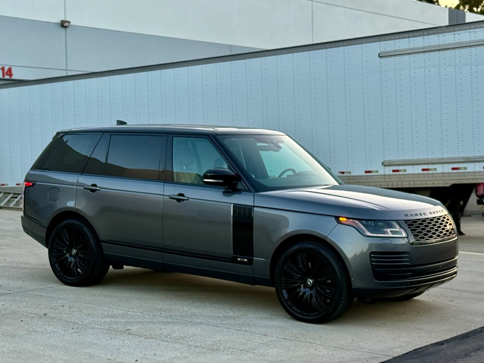 Used 2019 Land Rover Range Rover Long Wheelbase Supercharged AWD/4WD image 25
