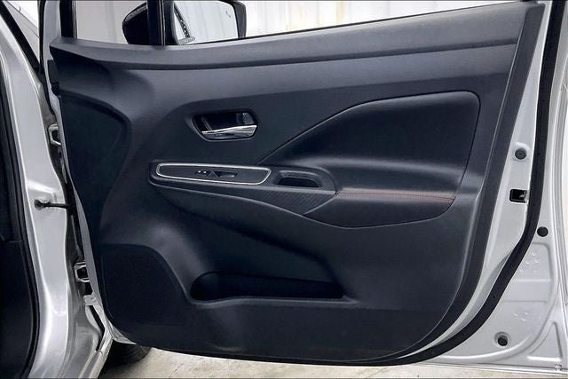 Used 2024 Nissan Versa SR FWD image 21