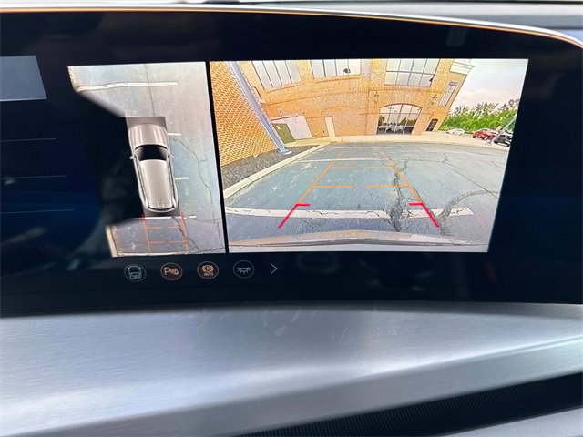 New 2026 Cadillac Vistiq Premium Luxury w/ LPO, Floor Liner Package image 19