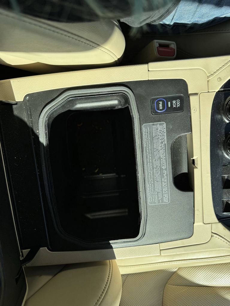 Used 2020 Lexus LX 570 4WD w/ Luxury Package image 4