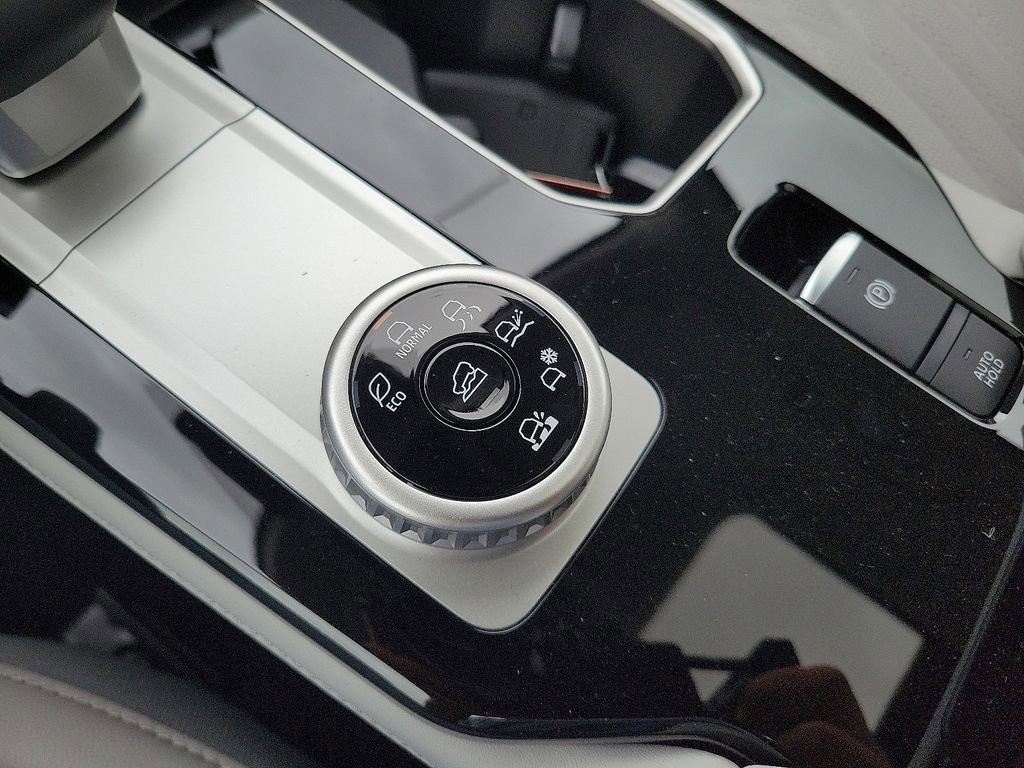 New 2025 Mitsubishi Outlander AWD image 20