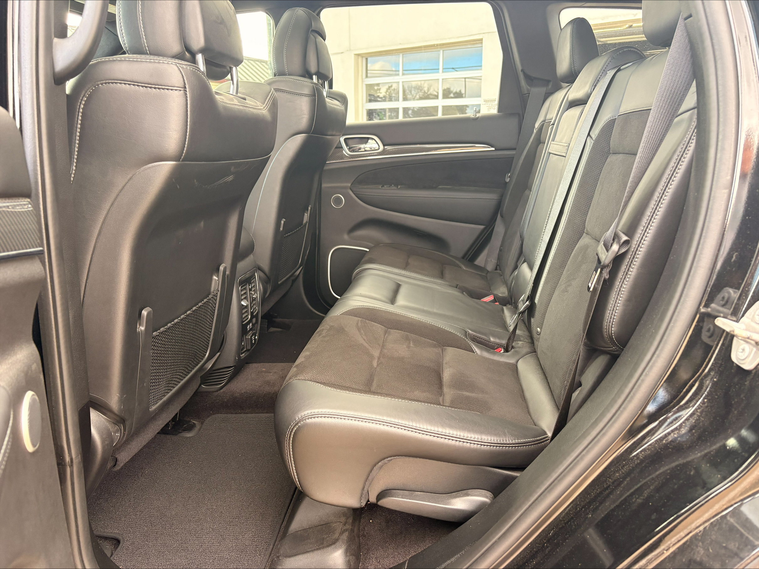 Used 2018 Jeep Grand Cherokee SRT AWD/4WD image 2