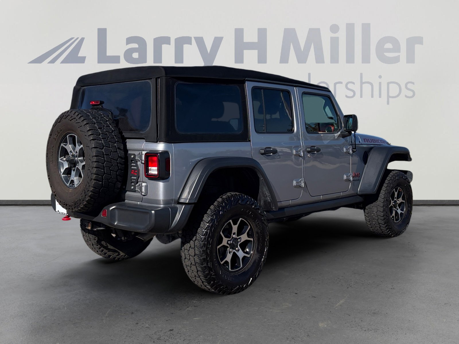 Used 2021 Jeep Wrangler Unlimited Rubicon w/ Cold Weather Group AWD/4WD image 6