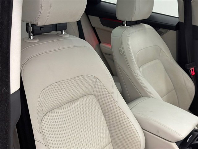 Used 2022 Jaguar F-PACE S image 11