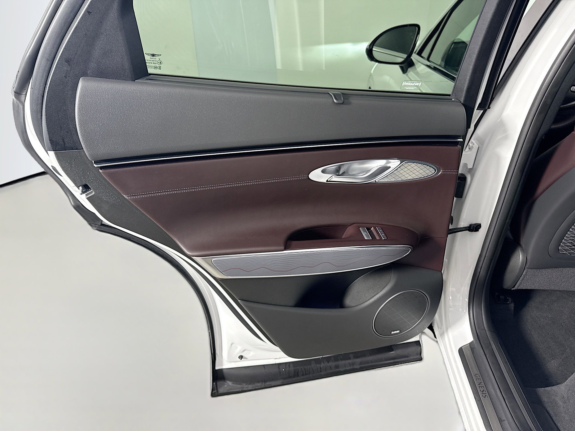 Used 2023 Genesis GV70 2.5T w/ Advanced Package image 26