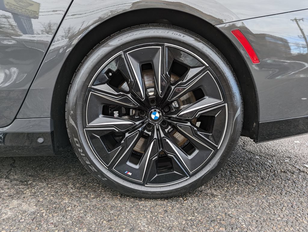 Used 2023 BMW 760i xDrive AWD/4WD image 52