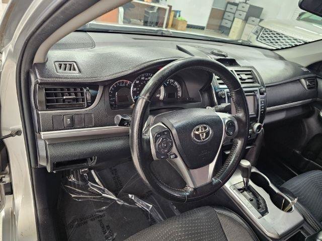 Used 2014 Toyota Camry SE FWD image 7