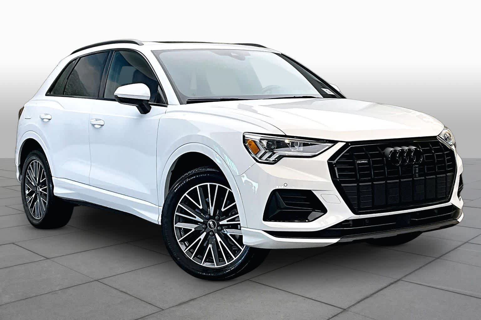 Used 2024 Audi Q3 2.0T Premium w/ Convenience Package AWD/4WD image 3