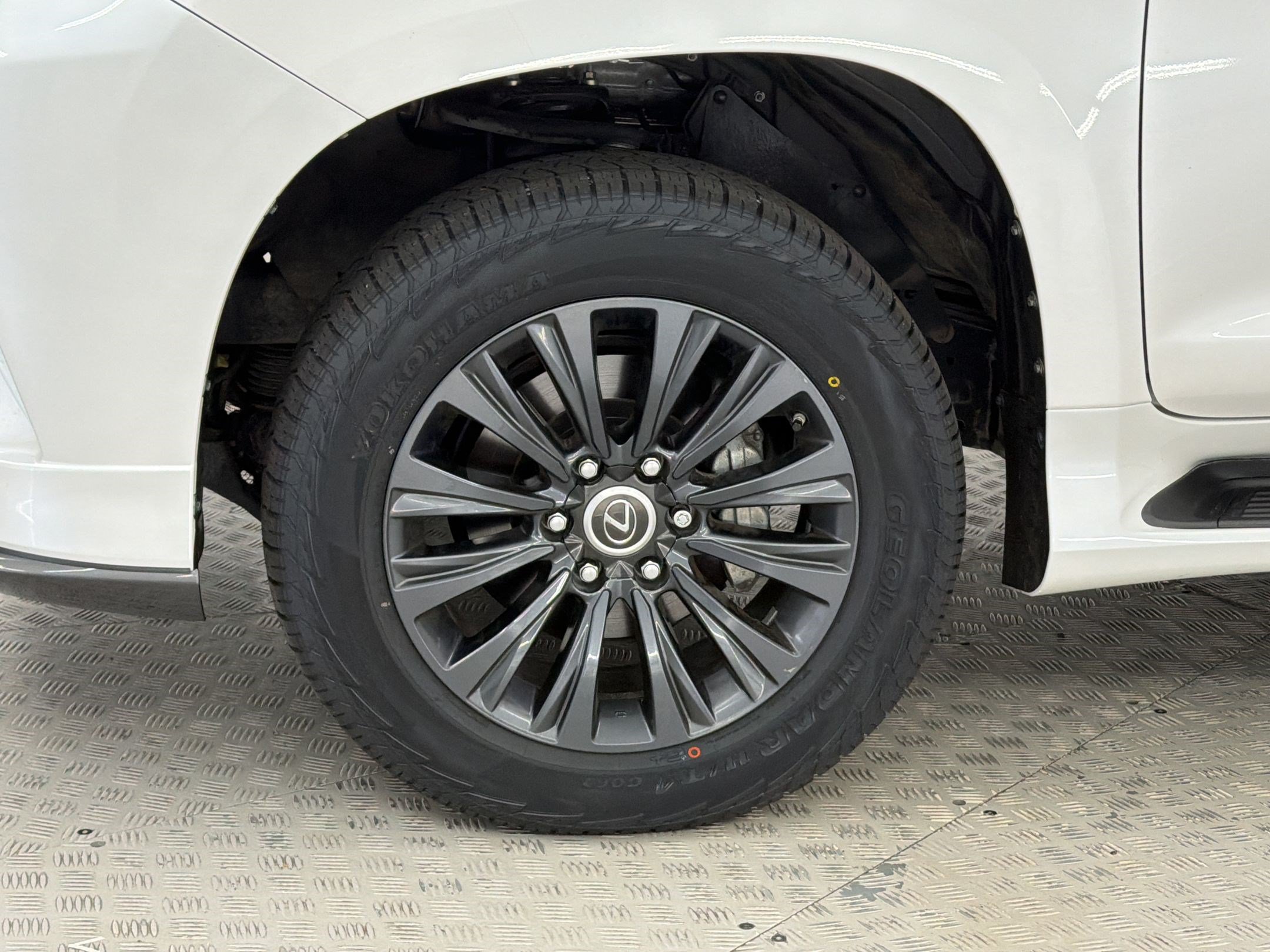 Certified 2023 Lexus GX 460 Luxury w/ Sport Design Package AWD/4WD image 12