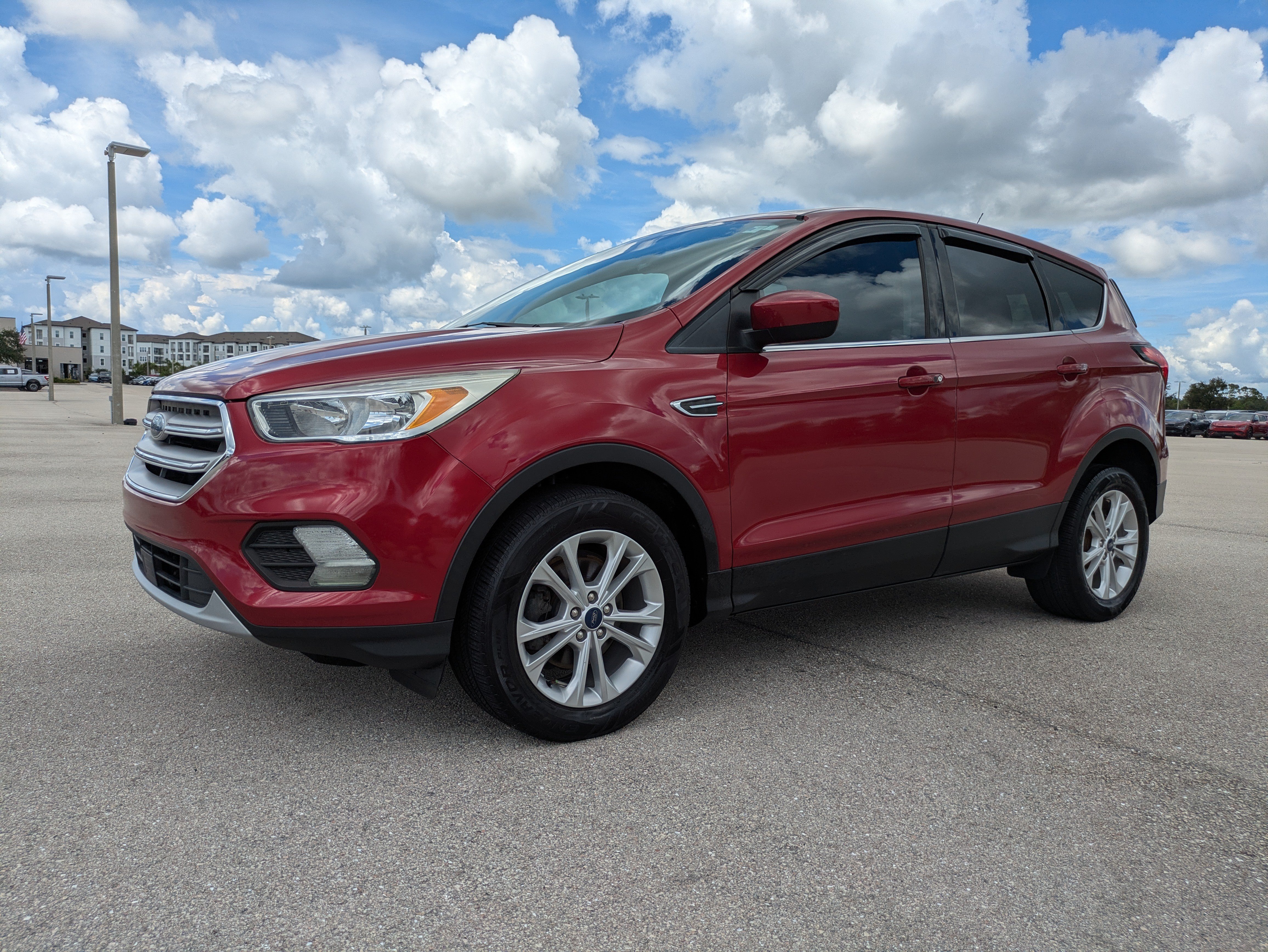 Used 2019 Ford Escape SE FWD image 8