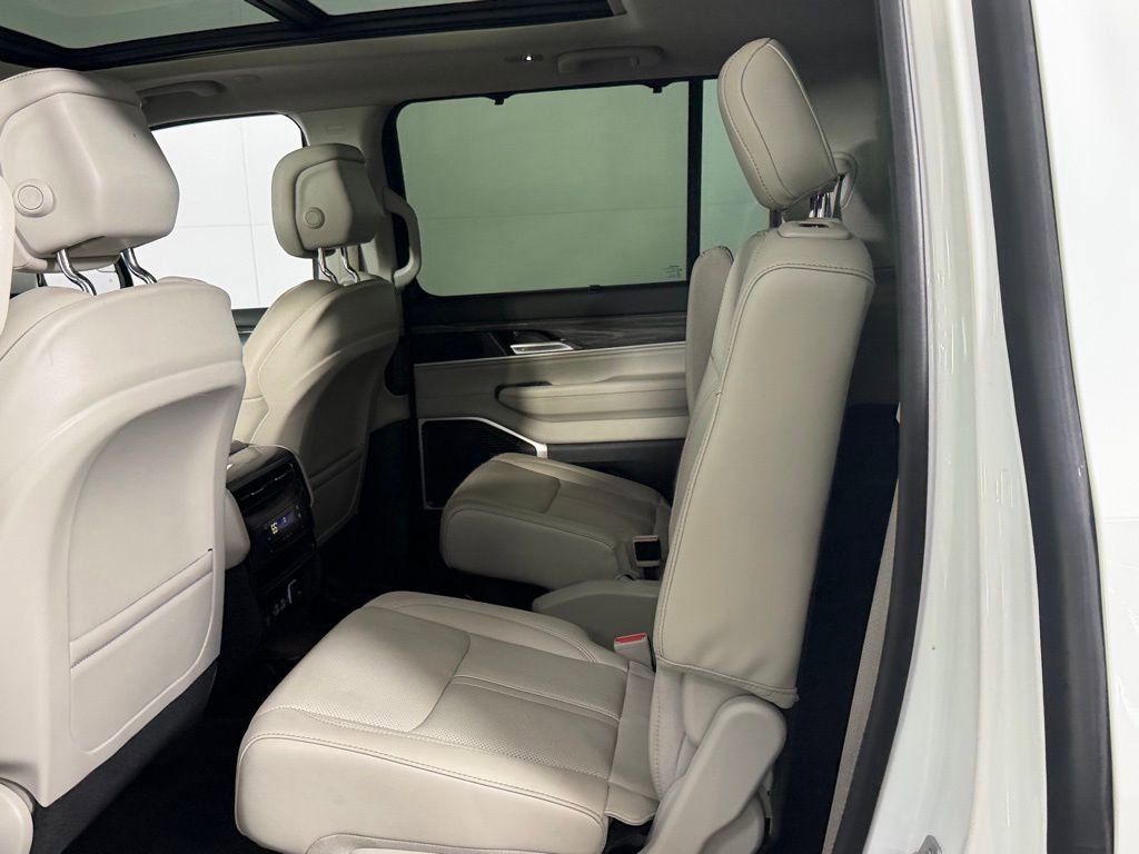 Certified 2022 Jeep Wagoneer Series II w/ Convenience Group I image 34