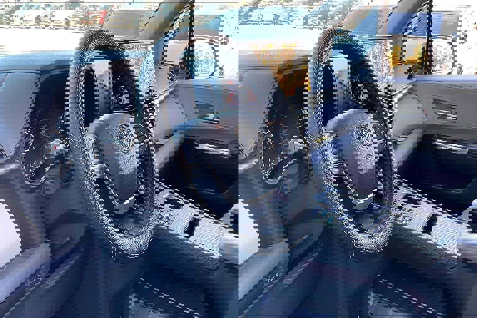 Used 2022 Toyota Sienna XLE image 16