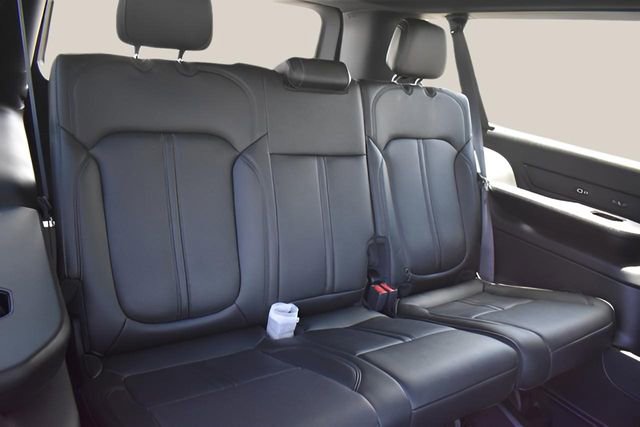 Used 2024 Jeep Wagoneer L Series II w/ Premium Group I image 18