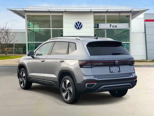 New 2026 Volkswagen Taos SE image 3
