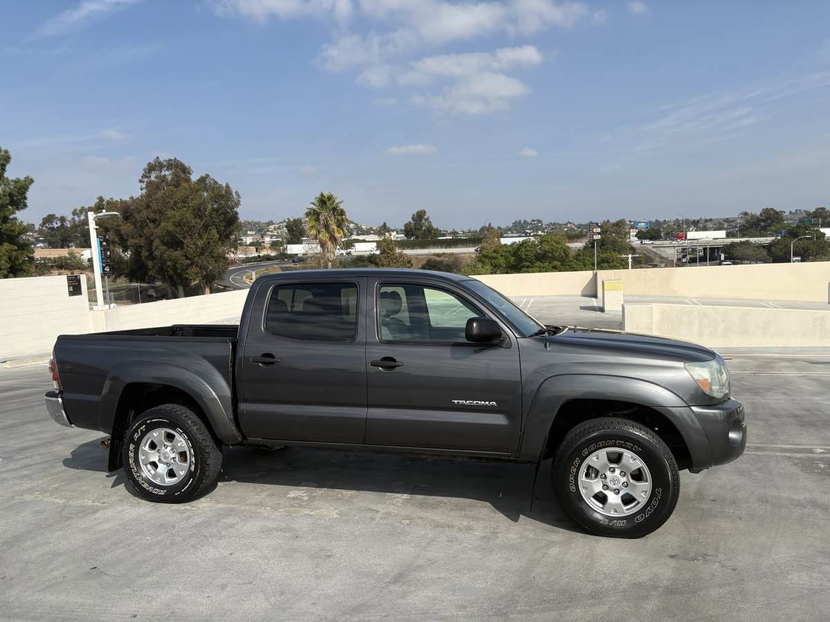 Used 2010 Toyota Tacoma PreRunner image 36