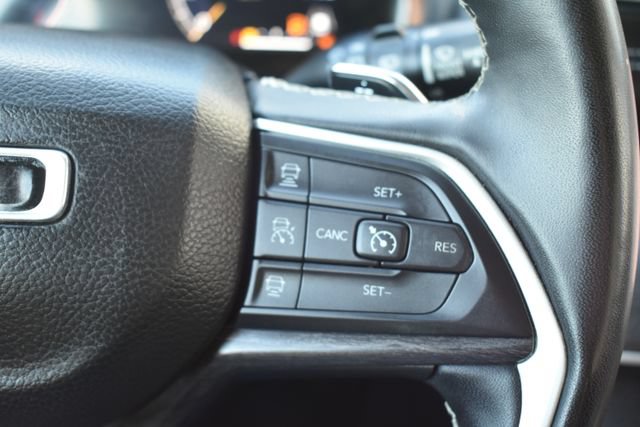Used 2023 Jeep Grand Cherokee L Limited AWD/4WD image 24