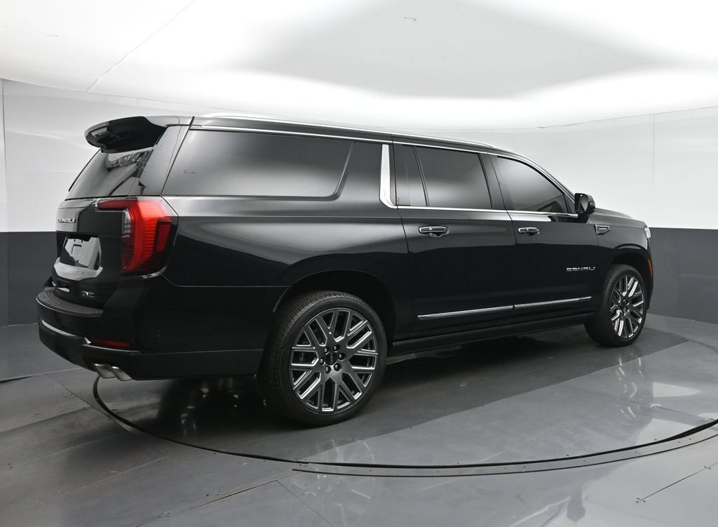 Used 2026 GMC Yukon XL Denali Ultimate AWD/4WD image 7