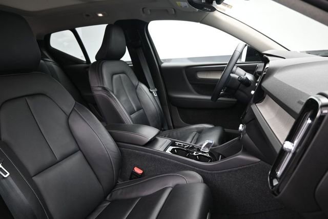 Used 2023 Volvo XC40 B5 Plus w/ Protection Package Premier AWD/4WD image 35