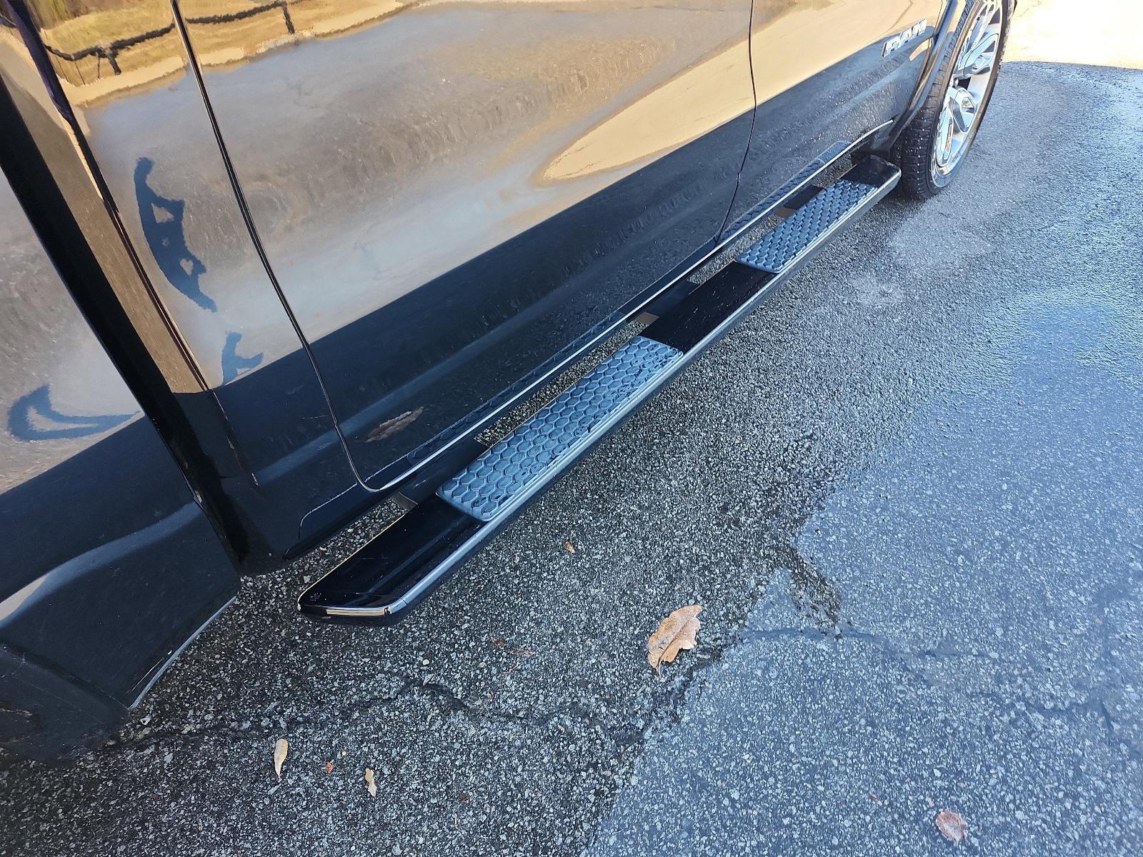 Used 2020 RAM 1500 Laramie w/ Sport Appearance Package image 9