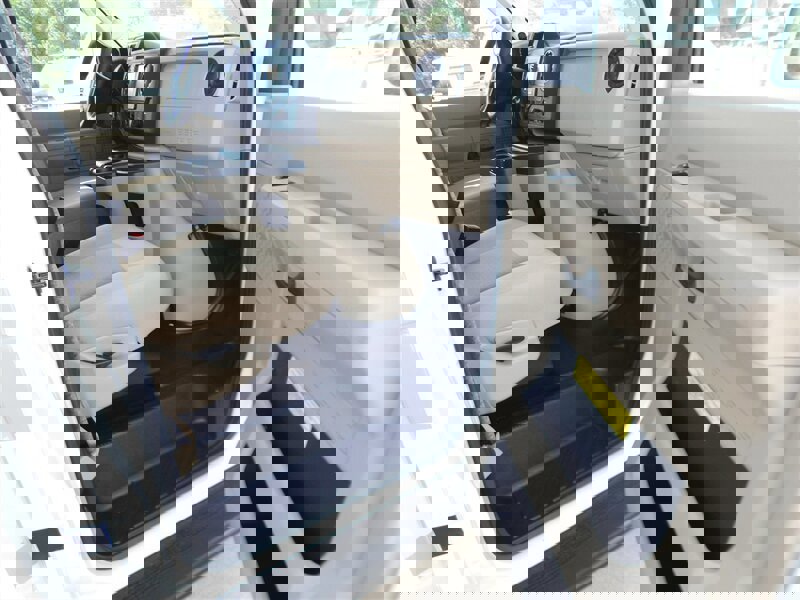 Used 2022 Ford E-450 and Econoline 450 Super Duty w/ Motorhome Prep Package image 25