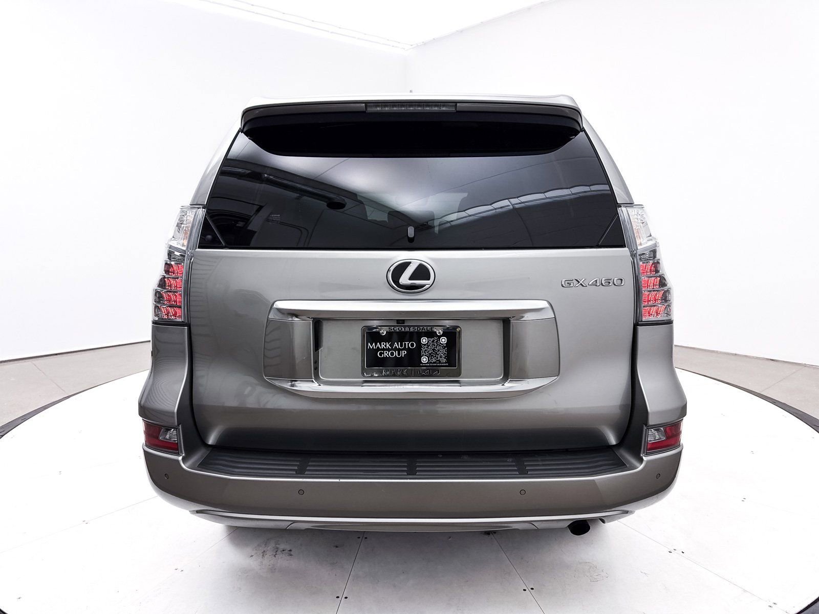 Used 2023 Lexus GX 460 Premium w/ Premium Package image 16