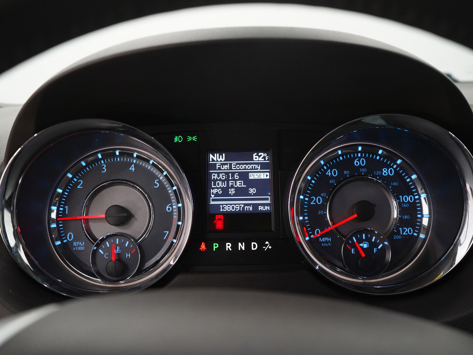 Used 2014 Chrysler Town & Country Touring FWD image 31