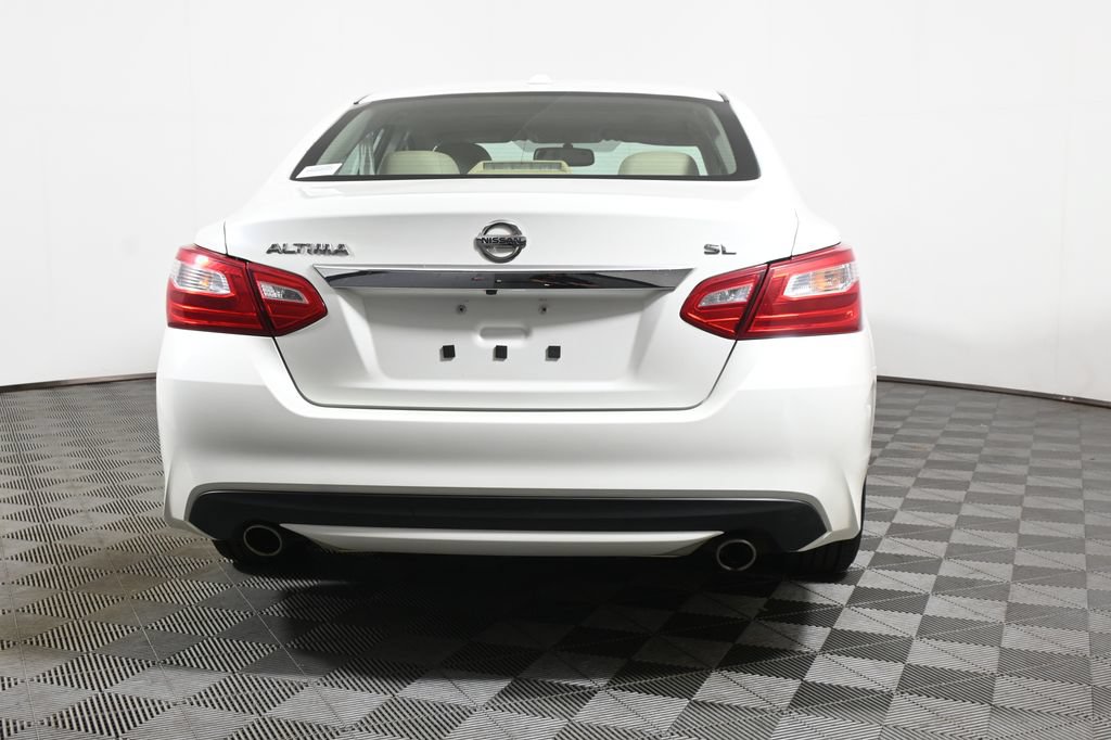 Used 2016 Nissan Altima 2.5 SL w/ Moonroof Package FWD image 6